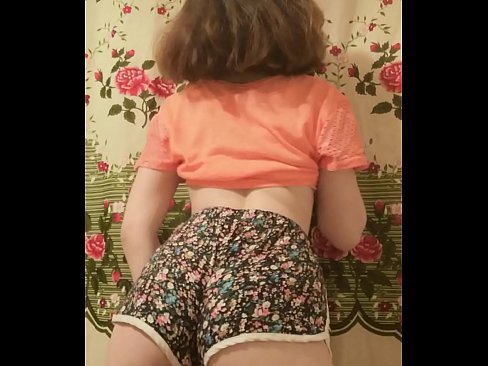 ❤️ Sexy ung babe tar av seg shortsen på kamera ❤️ Russisk porno ved no.hentaisea-com.ru ❌️❤