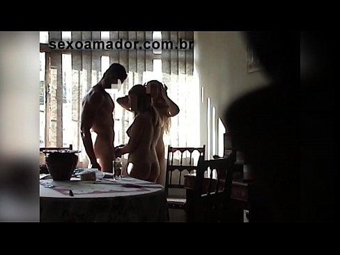 ❤️ Sexvenner inviterer en gigantisk mann og en trekant med seg ❤️ Russisk porno ved no.hentaisea-com.ru ❌️❤
